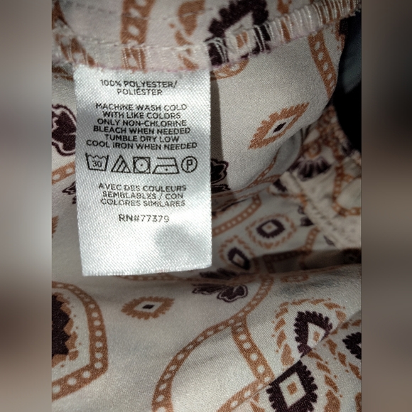 Ann Taylor (Size L) Multicolored Medallion Pattern (2PC) Matching Pajama Set - Picture 13 of 16